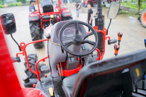 cabin máy kéo lovol